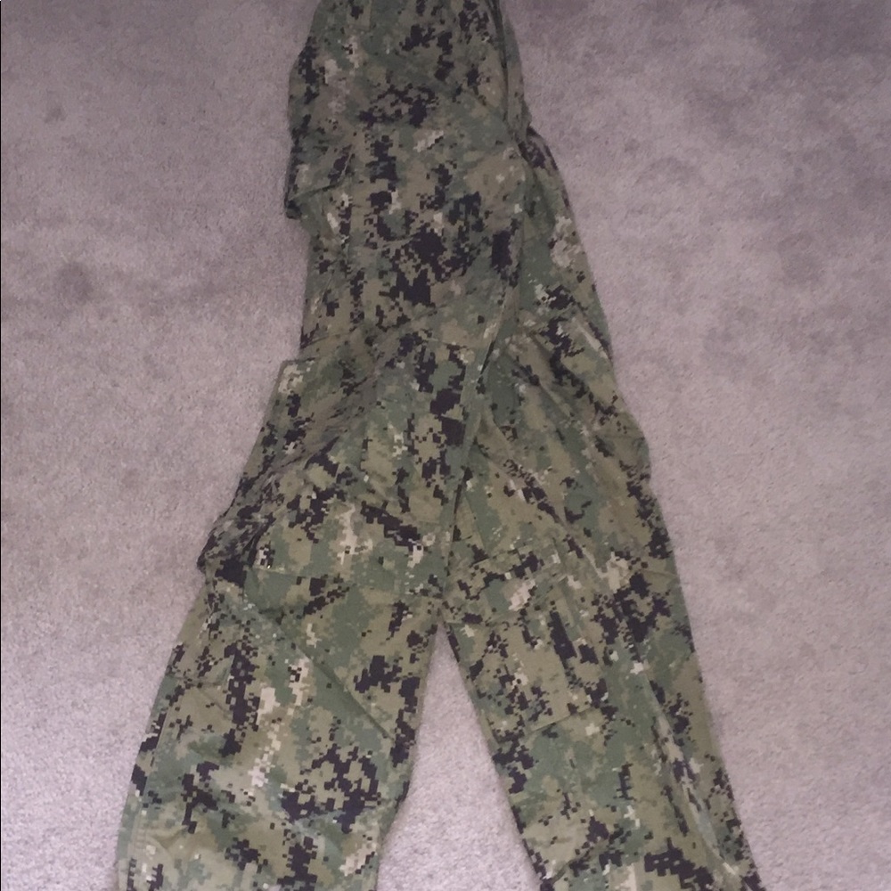 Men’s camo style pants